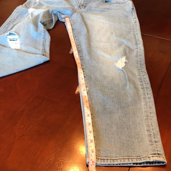 Lucky Brand Distressed Jeans - Picture 5 of 8
